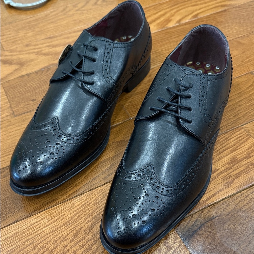 Thomas Crick Banks Black shoe size 9 US